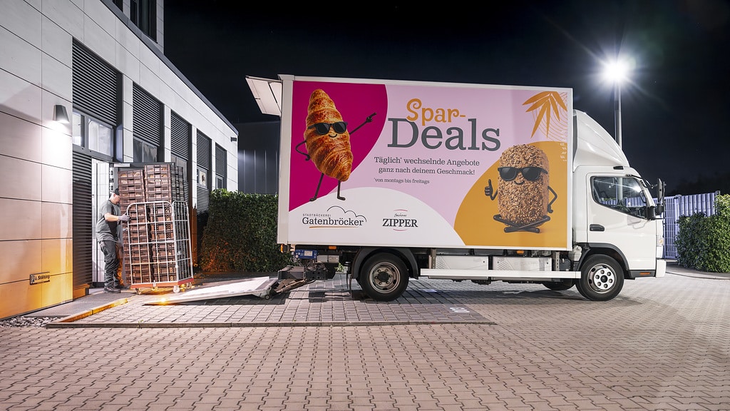 PARTIAL LOAD - BAKERY ZIPPER AND GATENBRÖCKER DELIVER GOODS WITH NINE eCANTERS